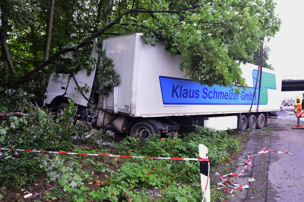 Schwerer VU A 3 Rich Oberhausen Hoehe AK Leverkusen P322.JPG - Miklos Laubert